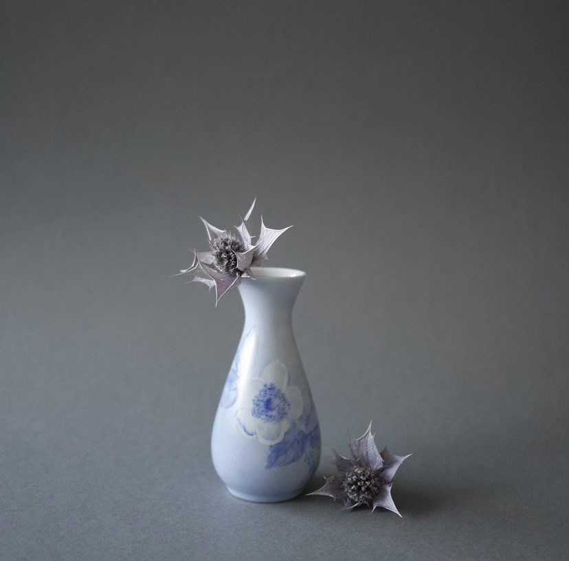 Blå og hvid Håndmalet Vase i porcelæn