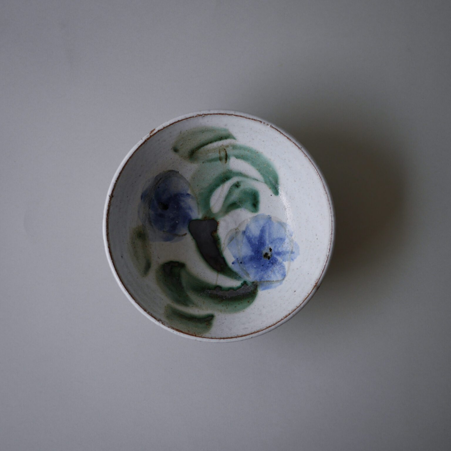 Keramikskål med blomster 4