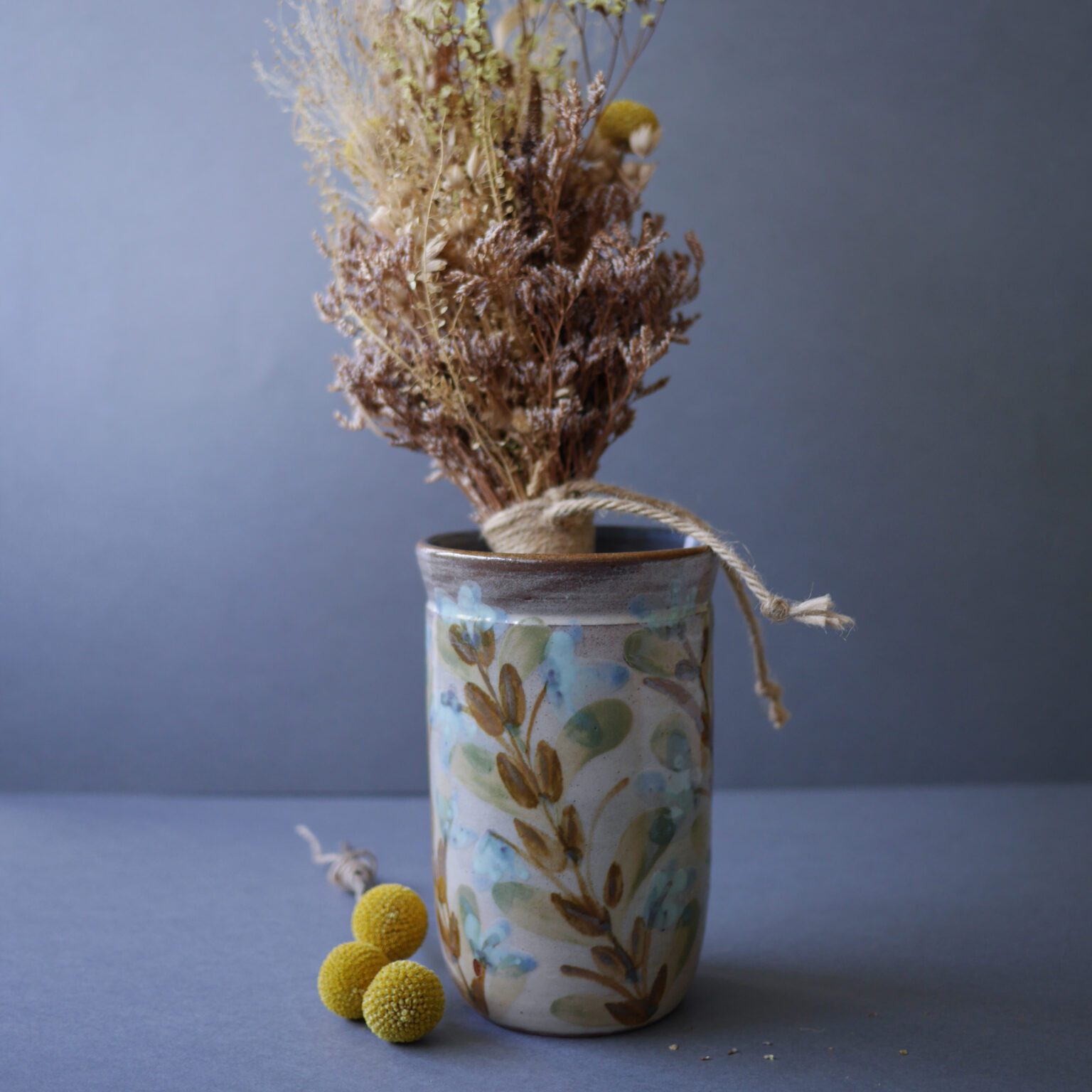 Vase med blomstermotiv 1