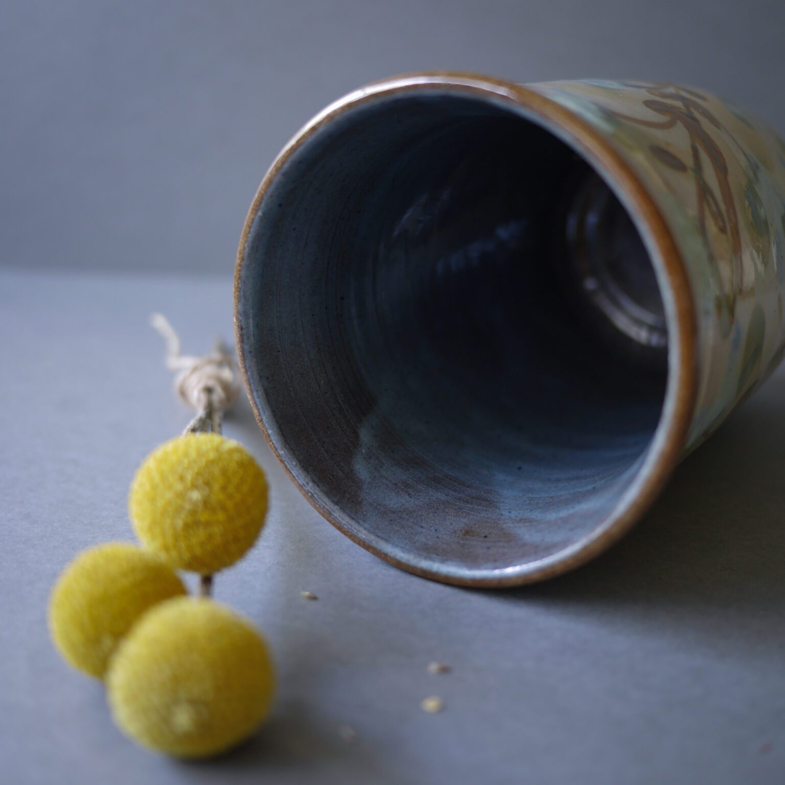 Vase med blomstermotiv 7
