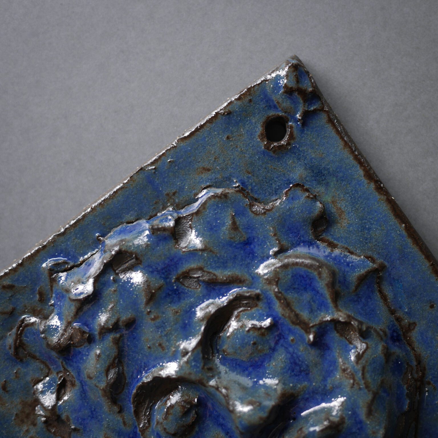 Blåt Keramik Relief 6