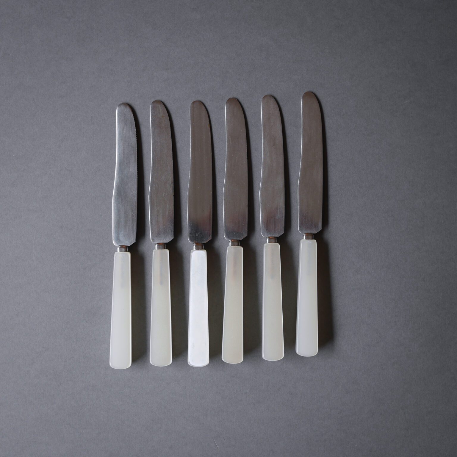 Hvide vintage smørknive, 6 stk. 7