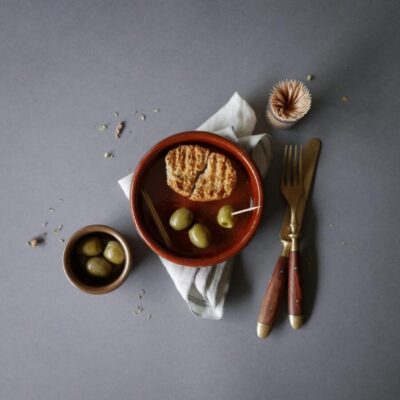 Rå brune tapas skåle