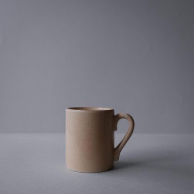 Beige krus i keramik