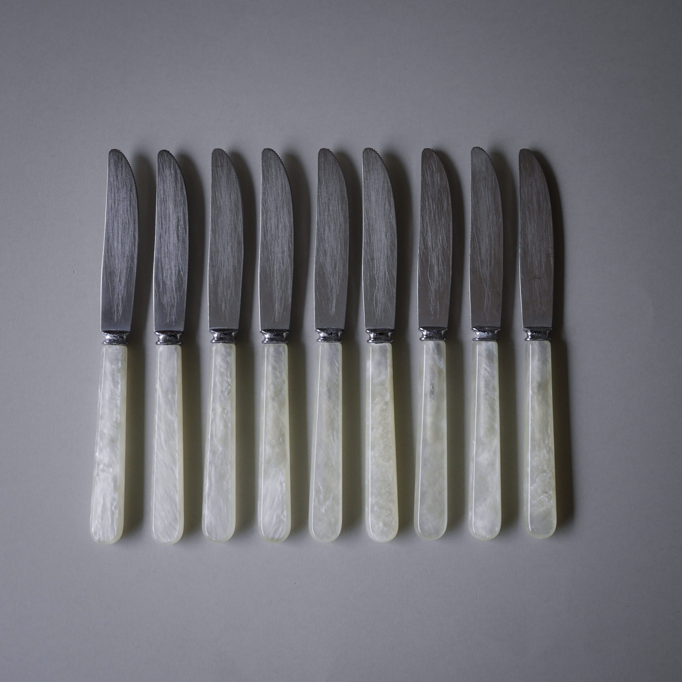 Hvide Perlemorsknive, 10 stk. 6