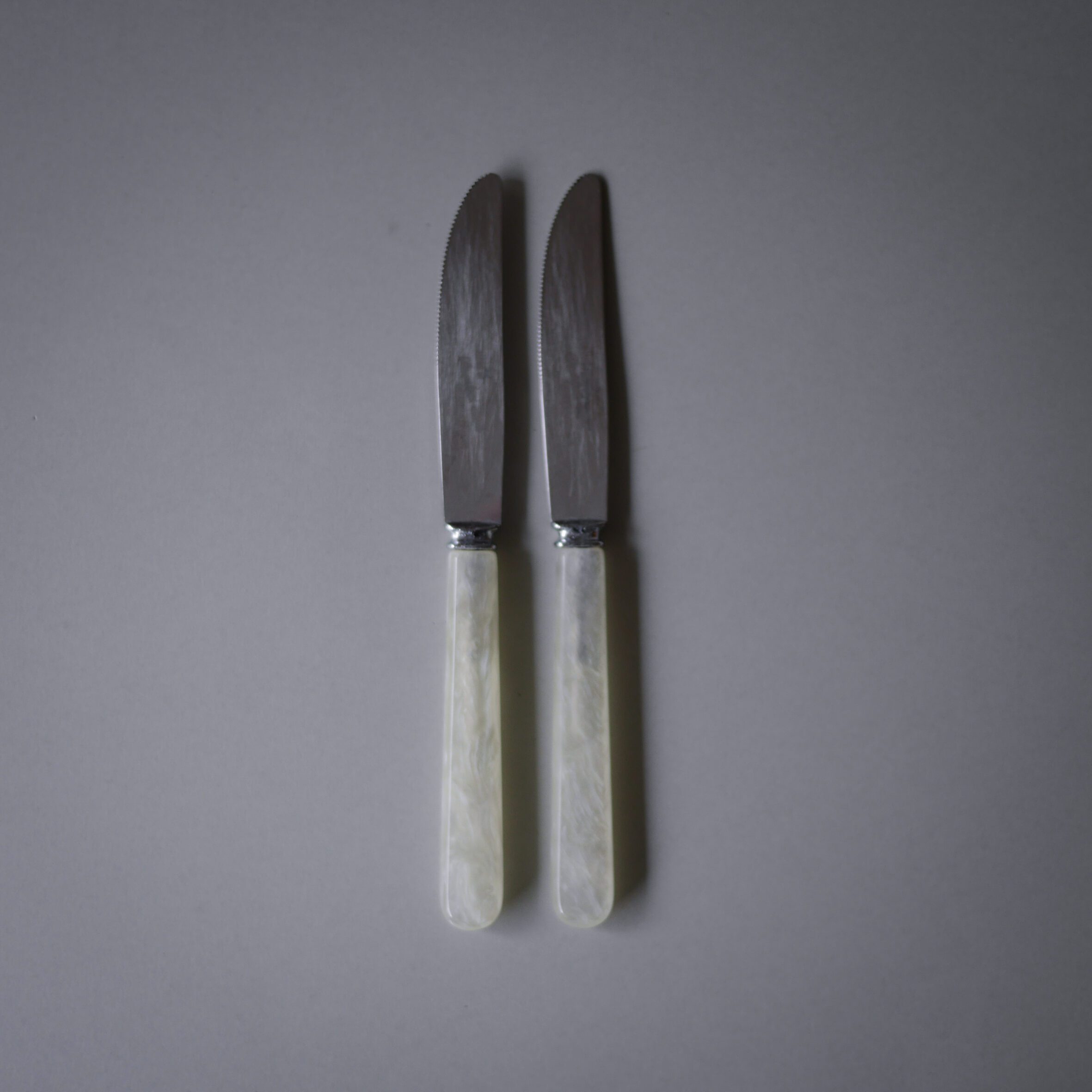 Hvide Perlemorsknive, 10 stk. 12