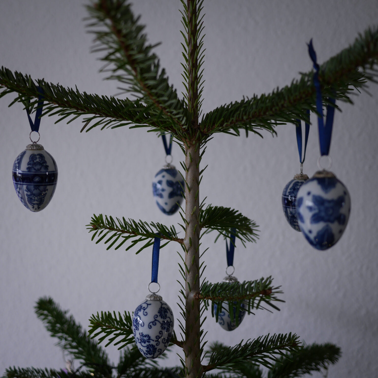 Blåmønstrede porcelænsæg til jul og påske