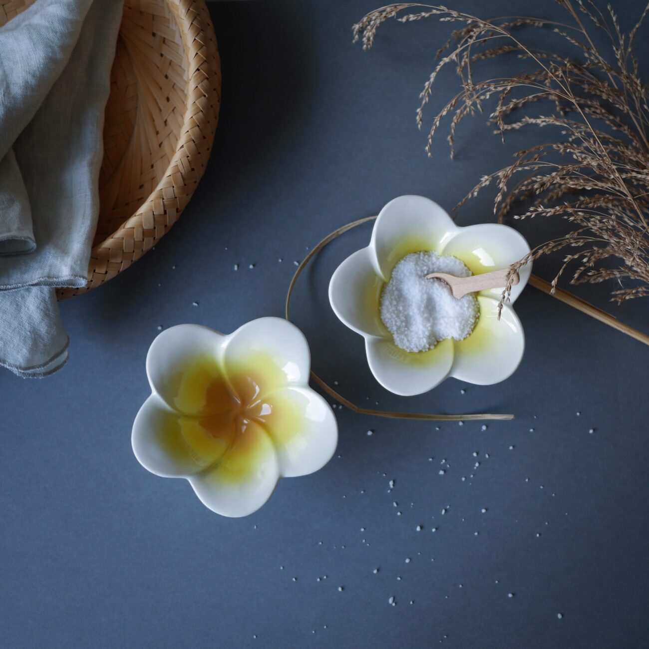 Små guld porcelænsskåle