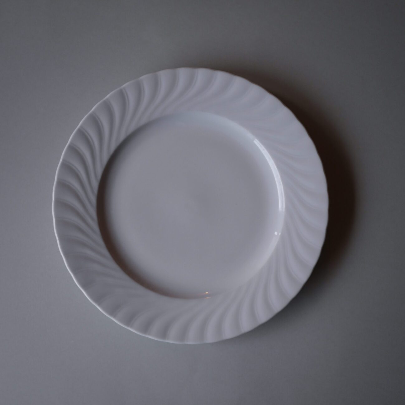 Hvide Middagstallerkner med Swirl 5
