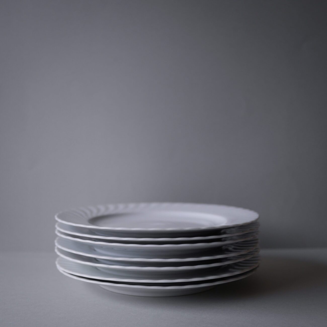 Hvide Middagstallerkner med Swirl 3