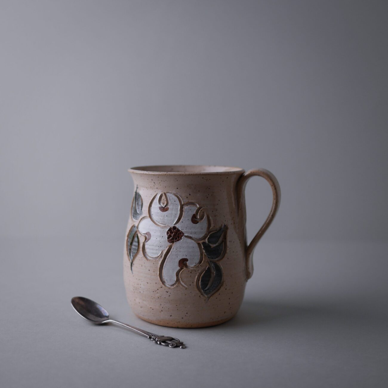 Stort Beige Keramikkrus 2