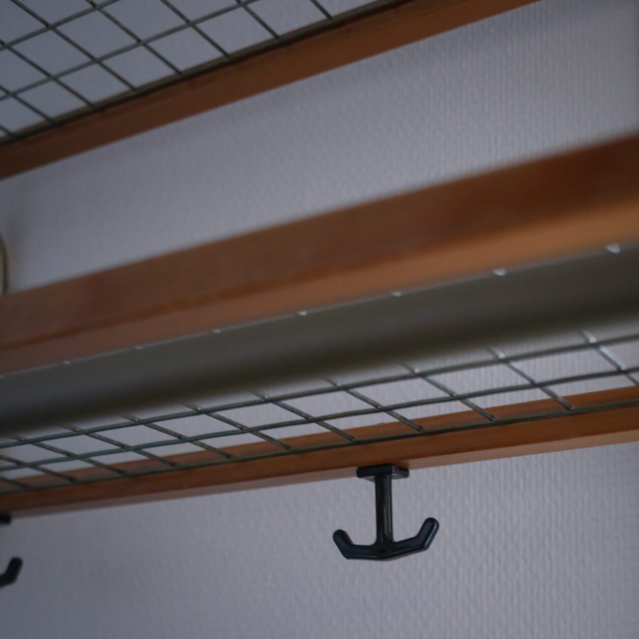 Retro Hattehylde med Messing detaljer 2