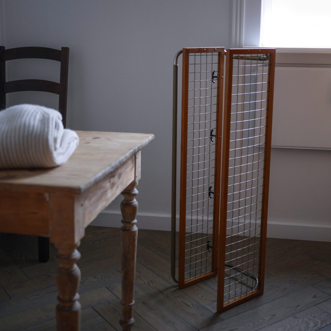 Retro Hattehylde med Messing detaljer 7