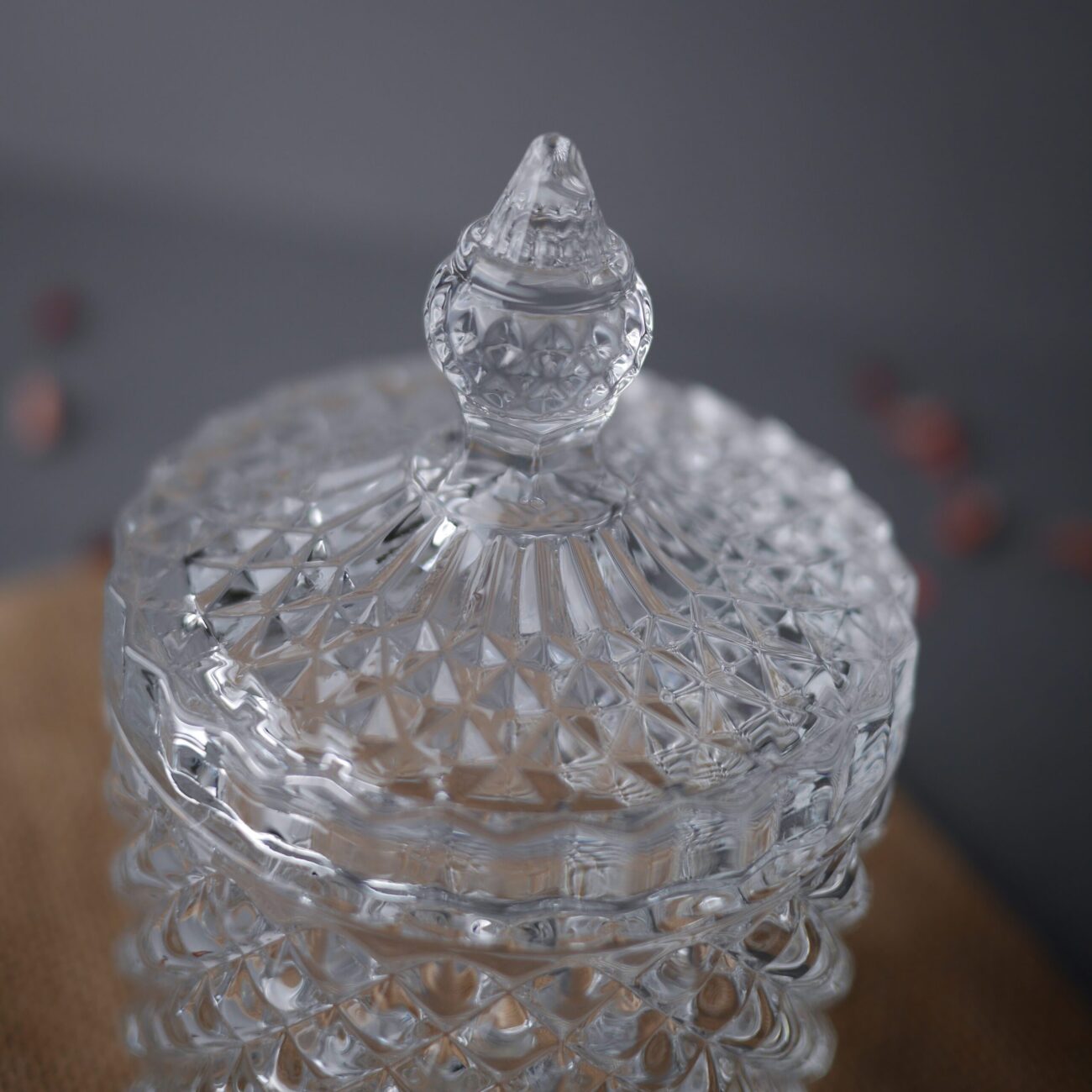 Høj Bonbonniere i Dekorativt Glas 1