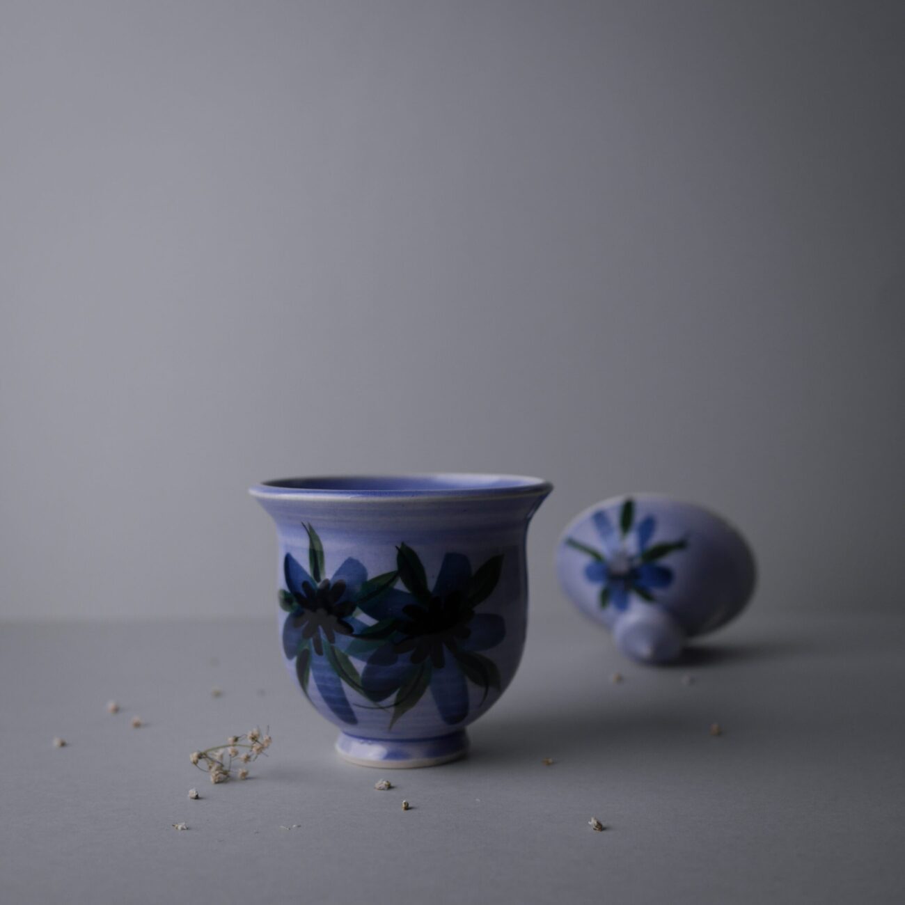 Blå Lågkrukke med Blomst 3