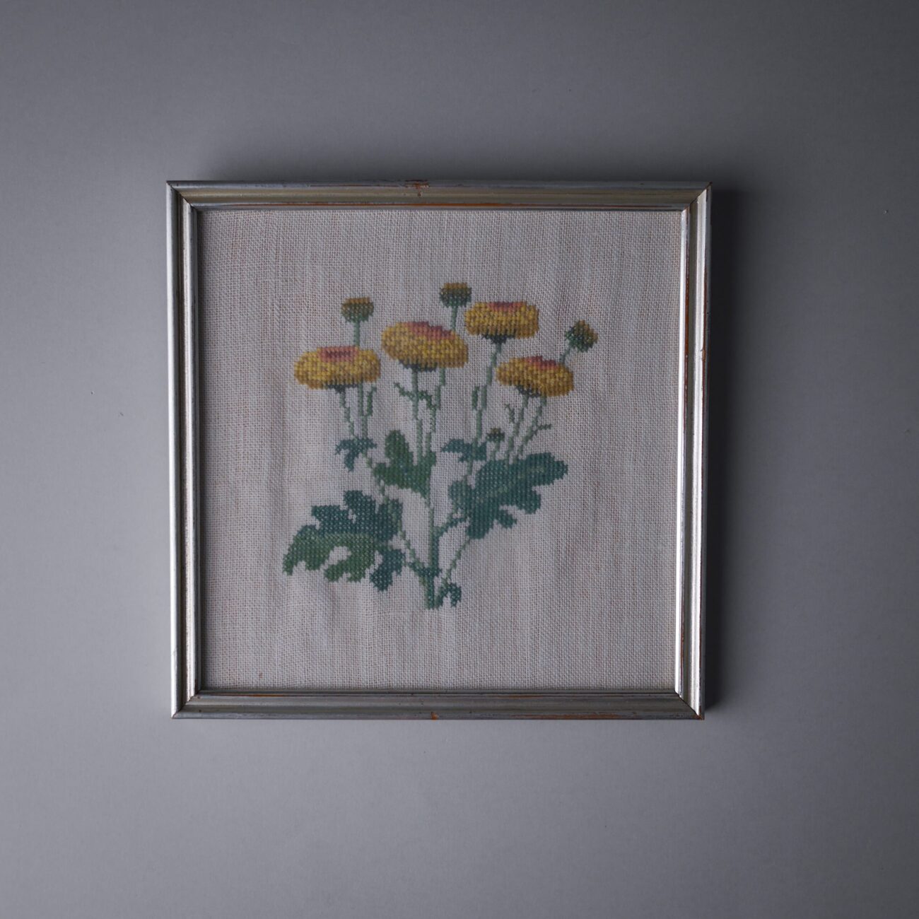 Broderet Billede med Gule Blomster 5