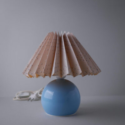 Lyseblå Kuglelampe med Vintage Skærm 6