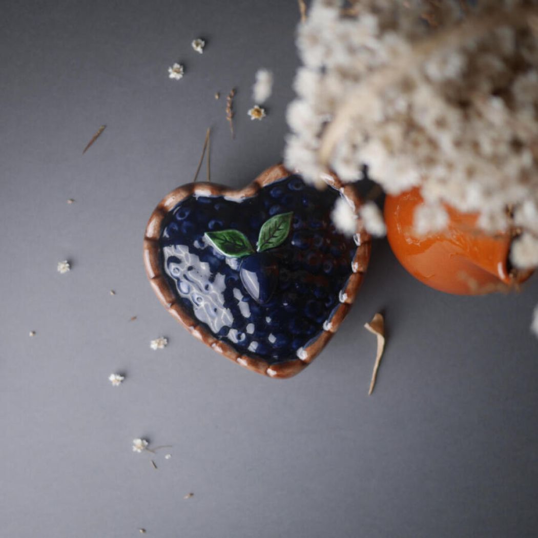 Hjerteformet Lågkrukke med Bær