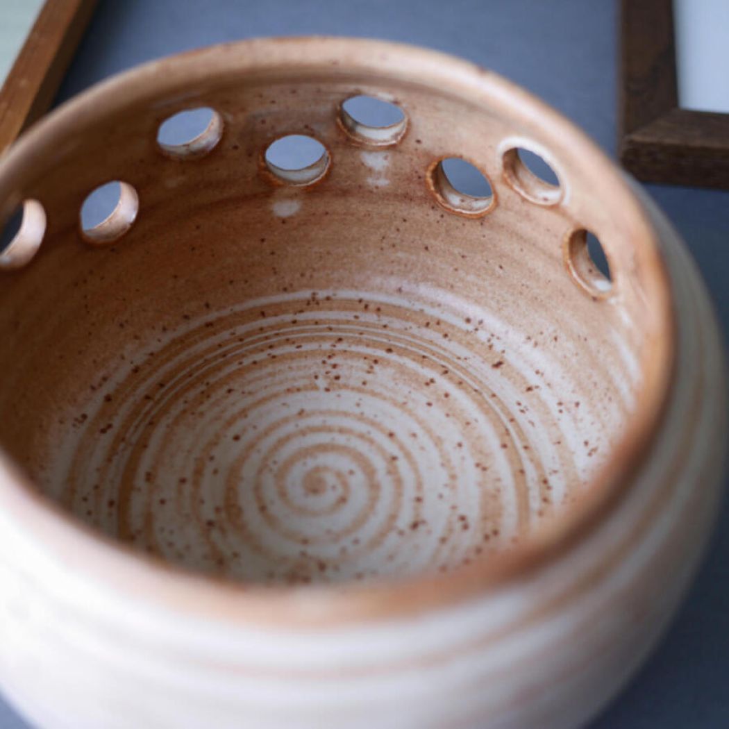 Rund Beige Keramik Vægstage 3