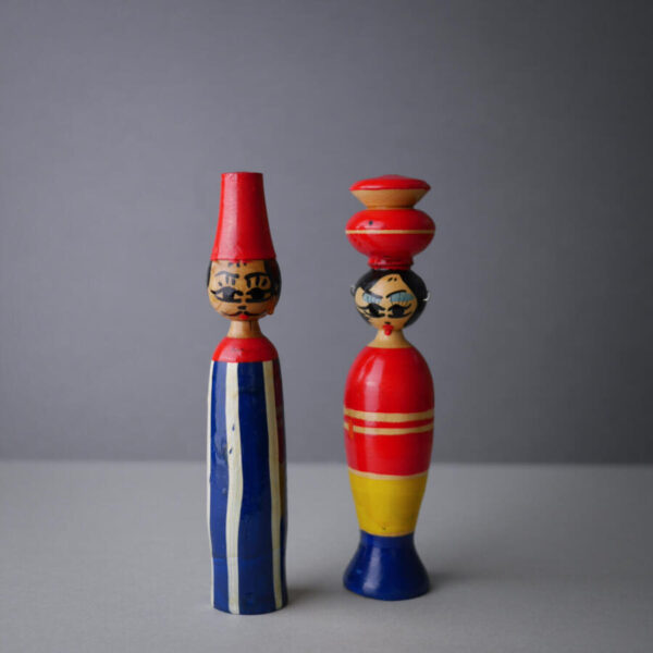 Farverige Unika Træfigurer