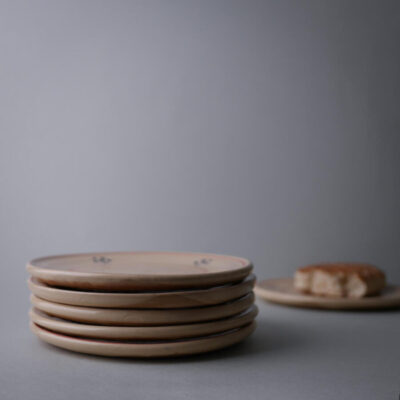 Beige Keramik Desserttallerkner med Blå Dekorationer