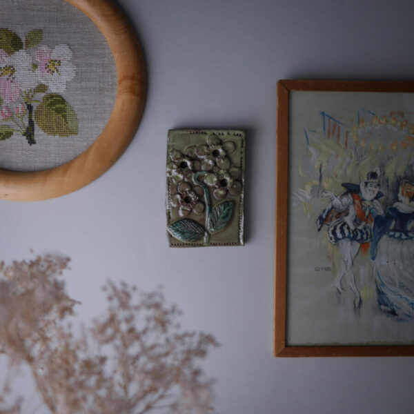 Lille Grønt Blomsterrelief