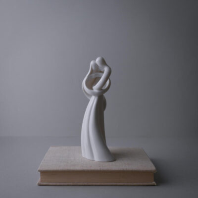Hvid Kærlighedsfigur i Porcelæn