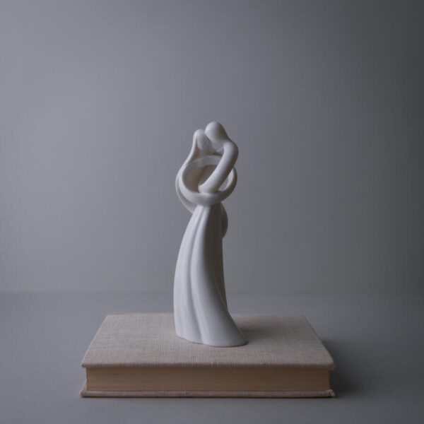 Hvid Kærlighedsfigur i Porcelæn