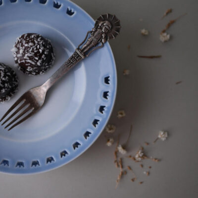 Lyseblå Desserttallerkner med Kroner, 4 stk.