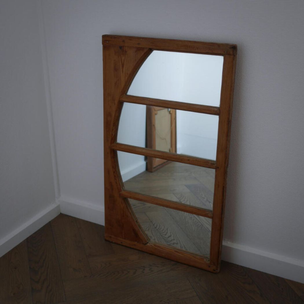 Gammelt Rustikt Fyrtræsspejl