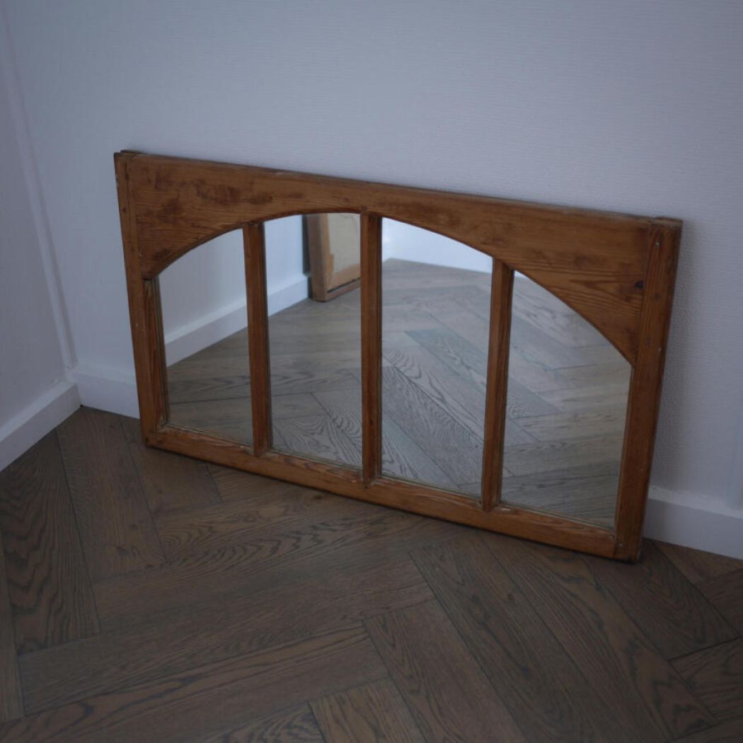 Gammelt Rustikt Fyrtræsspejl