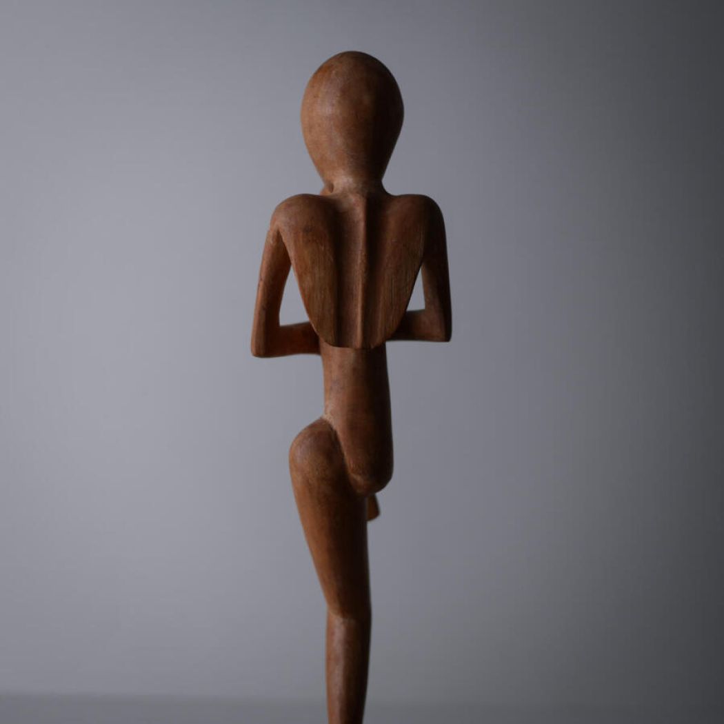 Lys Kunst Figur i Træ