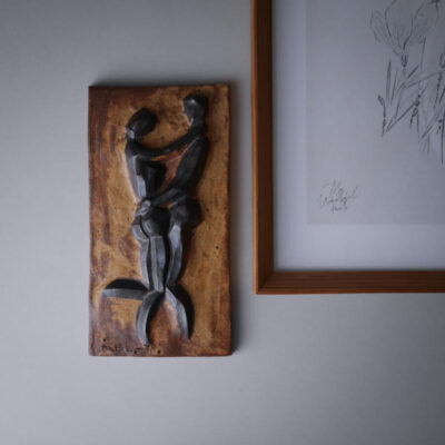 Stort Nummereret Keramik Relief