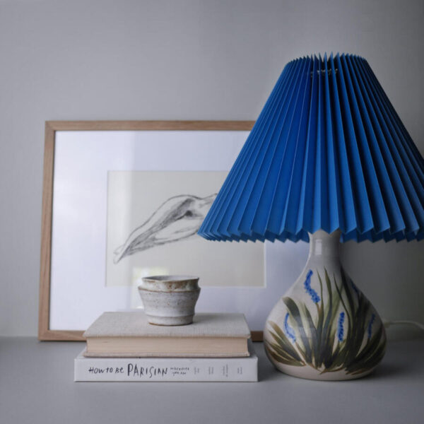 Dekorativ Keramik Lampe med Blå Skærm 2