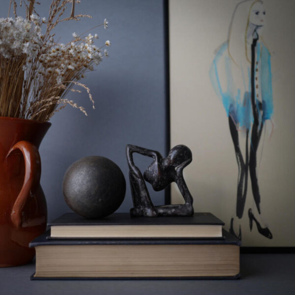 Abstrakt Mørk Stenfigur