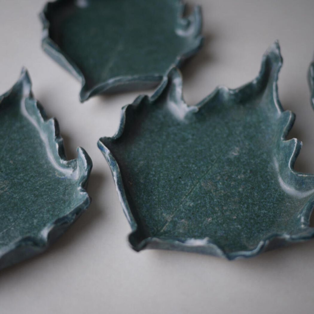 Grønne Keramikblade til Væggen