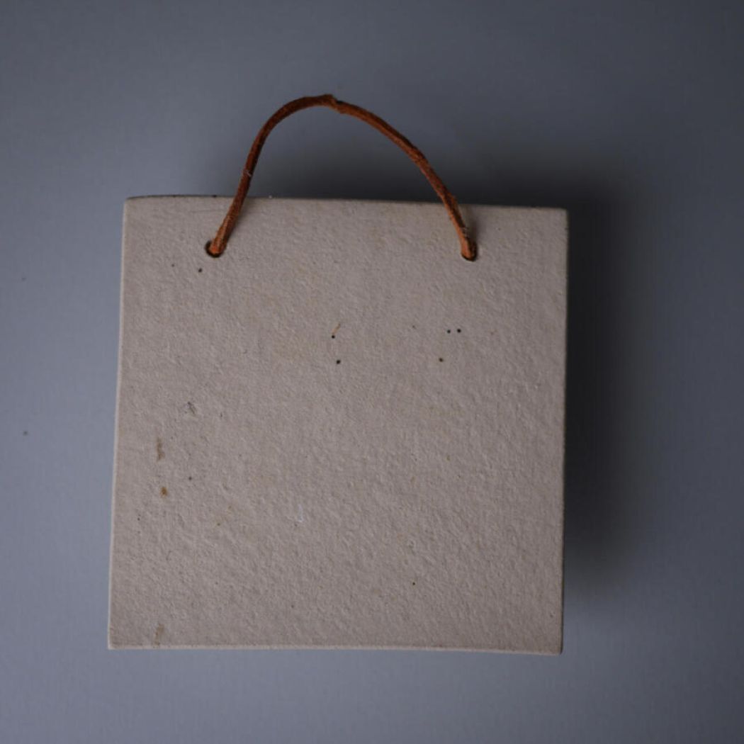 Firkantet Keramikrelief med Blå Blomst 4