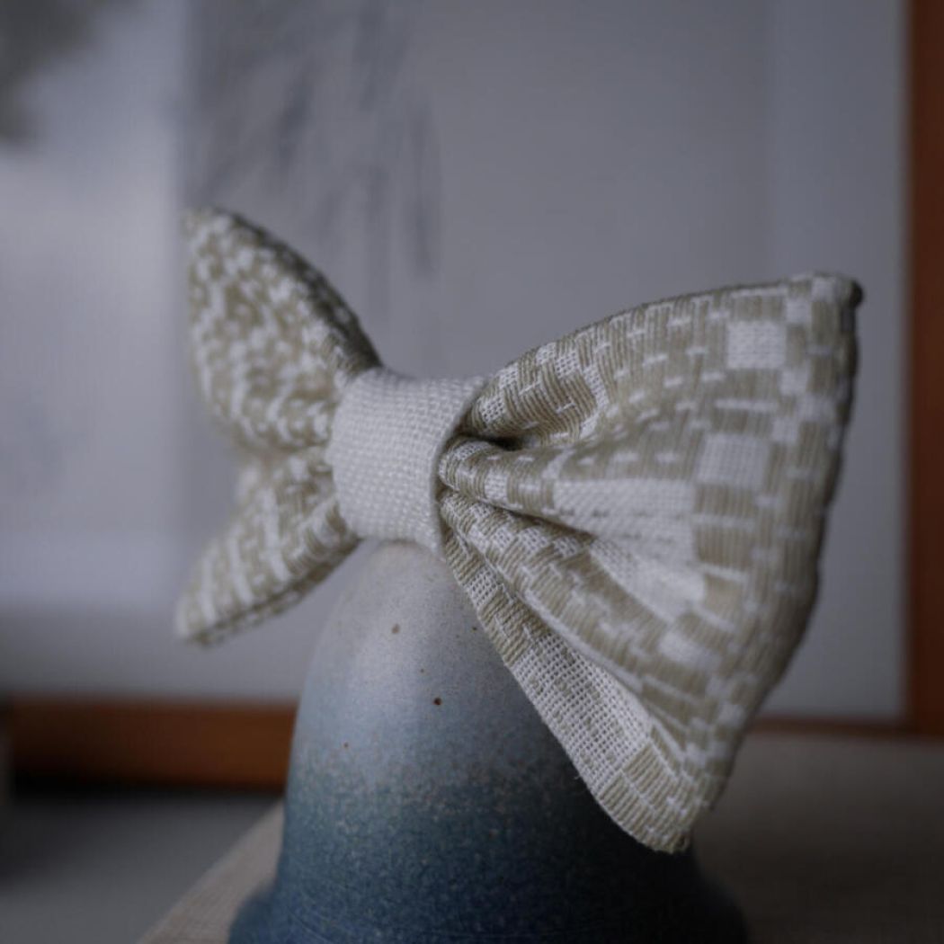 Enkel Blå Keramikklokke med Sløjfe 3