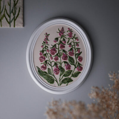 Stort Hvidt Keramikrelief med Blomster