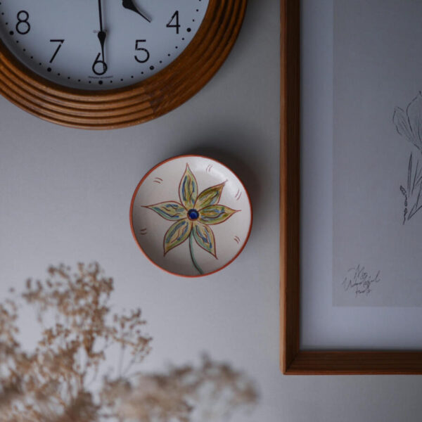 Lille Platte med Blomst