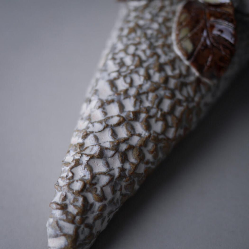 Beige Keramik Kræmmerhus med Blomst 10