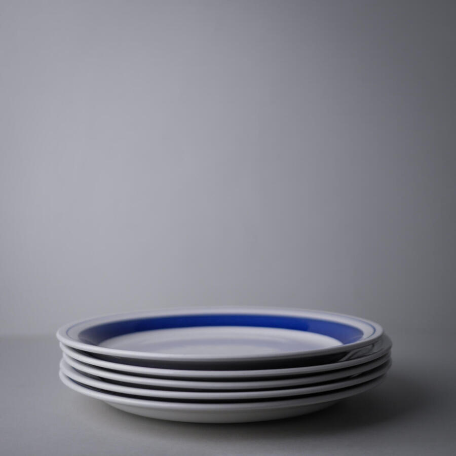 Middagstallerkner i Porcelæn med Blå Striber, 5 stk. 1
