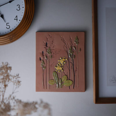 Højt Relief med Blomster & Sommerfugl 6