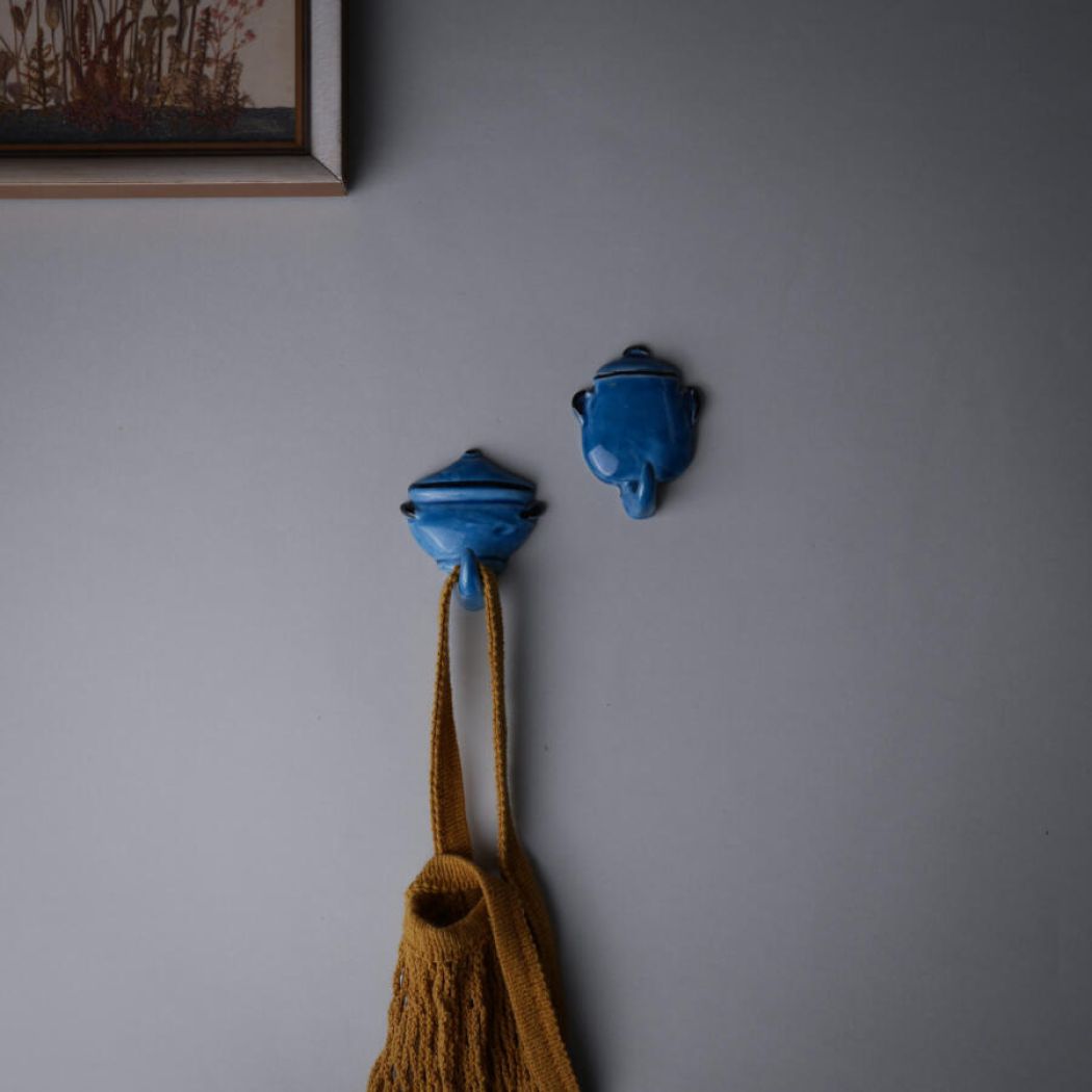 Små Blå Vægknager i Keramik, 2 stk.