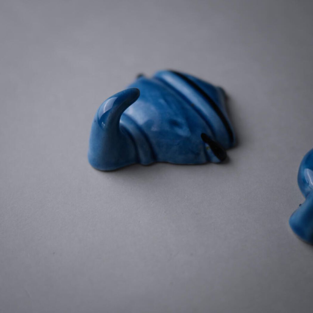 Små Blå Vægknager i Keramik, 2 stk. 2