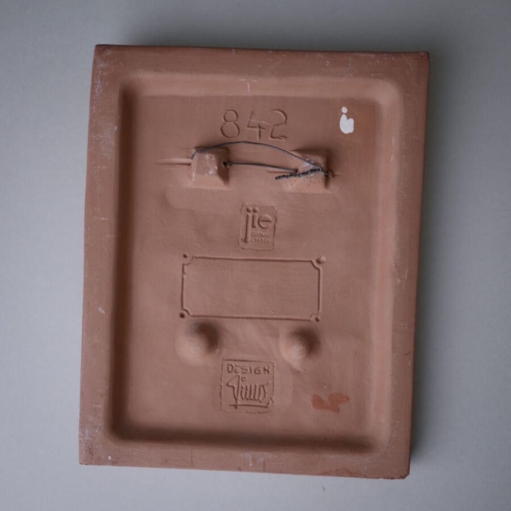 Lille Brunt Keramikrelief med Rosa Blomster 3