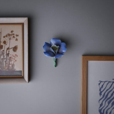 Lille Lyseblå Blomst til Væggen
