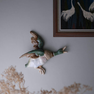 Porcelæns And til Væggen