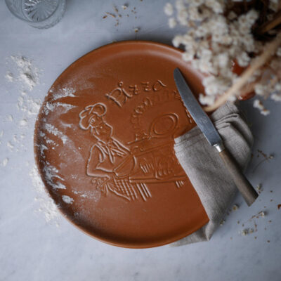 Stor Brun Pizzatallerken 32,5 cm.