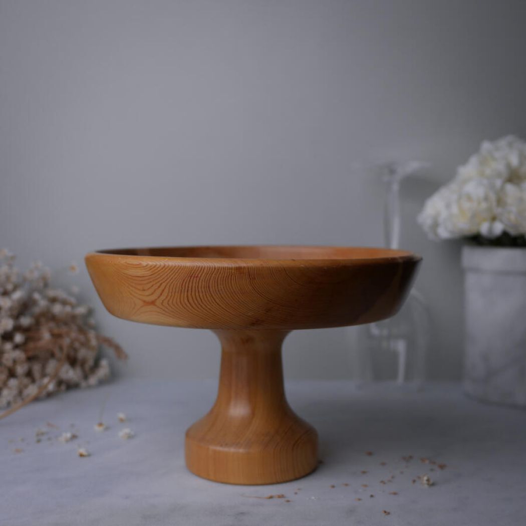 Kraftigt Træfad på Fod